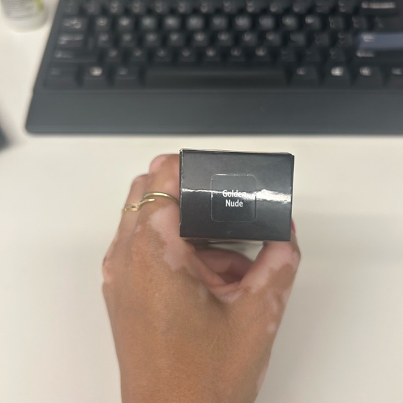 Unused Bobbi Brown CC Cream SPF 35 in Golden Nude - Picture 3 of 4